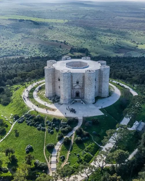 CASTEL DEL MONTE: UNESCO World Heritage Secrets
